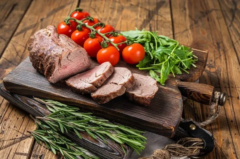 Zdjęcie Jak przygotować cielęcinę do pieczenia, aby była soczysta i aromatyczna