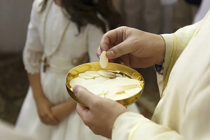 Zdjęcie Jaka modlitwa przed Mszą pomoże Ci głębiej przeżyć Eucharystię