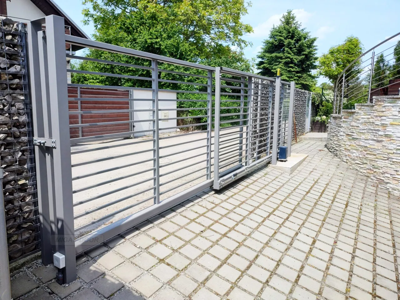 Zdjęcie Jaka brama do ogrodzenia panelowego - uniknij kosztownych błędów