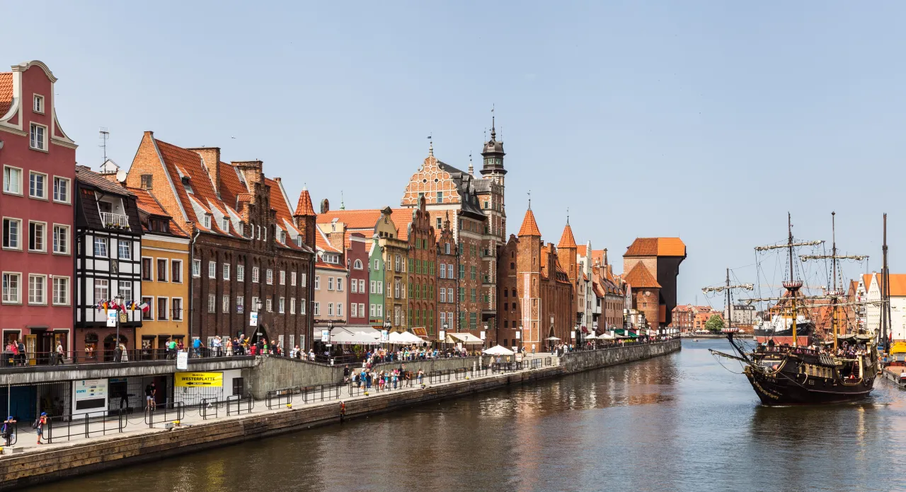 Zdjęcie Gdańsk Stare Miasto ile do morza? Odkryj bliskość plaż i atrakcji