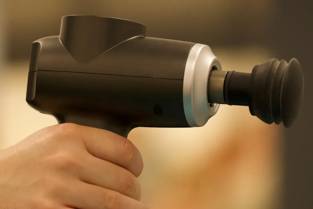 Zdjęcie Czy pistolet do masażu naprawdę pomaga w bólu mięśni? Sprawdź!