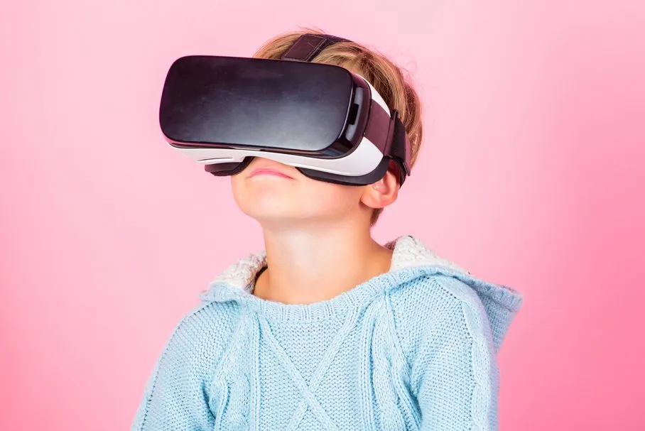 Zdjęcie Okulary VR od jakiego wieku? Bezpieczne korzystanie dla dzieci