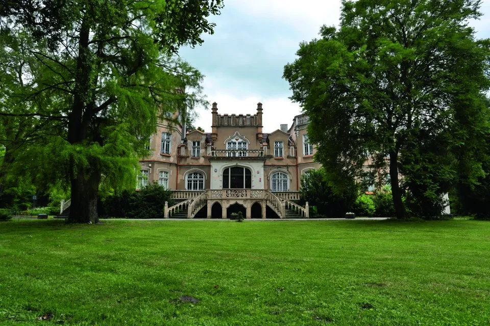 Zdjęcie Pałac w Kotowie: Historia, architektura i tajemnice niezwykłego miejsca