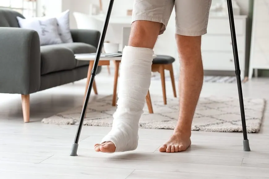 Zdjęcie Jakie ćwiczenia po złamaniu kości piszczelowej i strzałkowej pomogą w szybkiej rehabilitacji