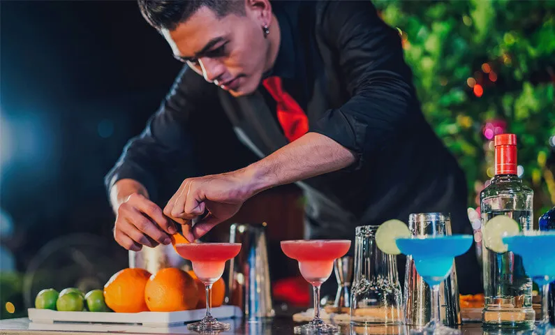 Zdjęcie Najlepsze drink bary w Warszawie Śródmieście, które musisz odwiedzić