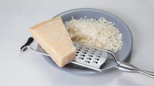 Zdjęcie Czy parmezan jest kaloryczny? Sprawdź, ile kalorii ma ten ser