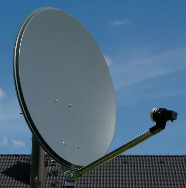 Zdjęcie Czy antena satelitarna na strychu to dobre rozwiązanie? Zalety, wady i porady