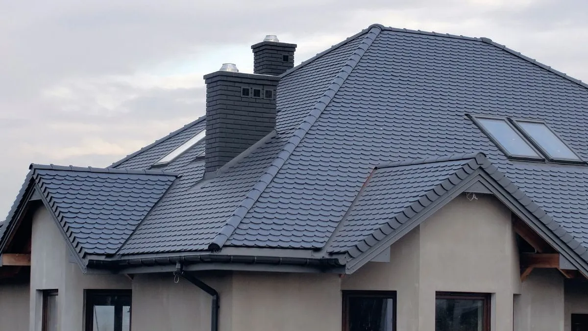 Zdjęcie Z czego zbudować komin dymowy? Najlepsze materiały i porady