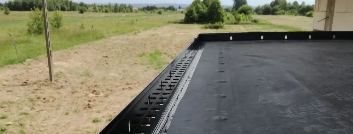 Zdjęcie Co na płaski dach? Najlepsze materiały, które zaoszczędzą Twój czas