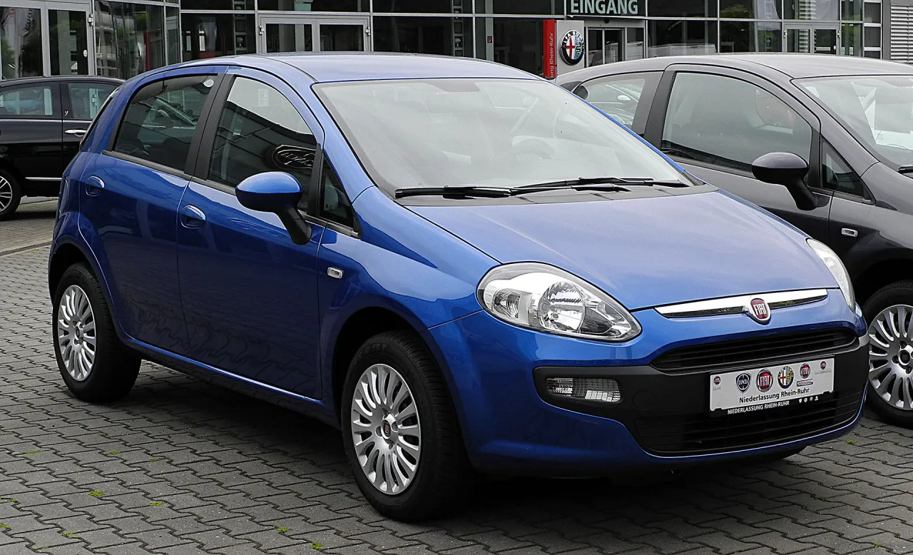 Zdjęcie Pojemność baku Fiat Punto: co musisz wiedzieć o wersjach i silnikach