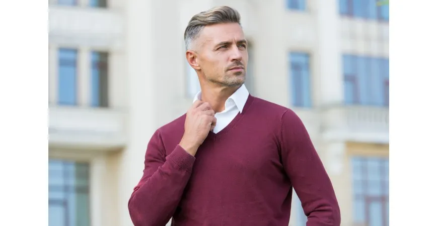Zdjęcie Jak wybrać idealny sweter do koszuli na każdą okazję?