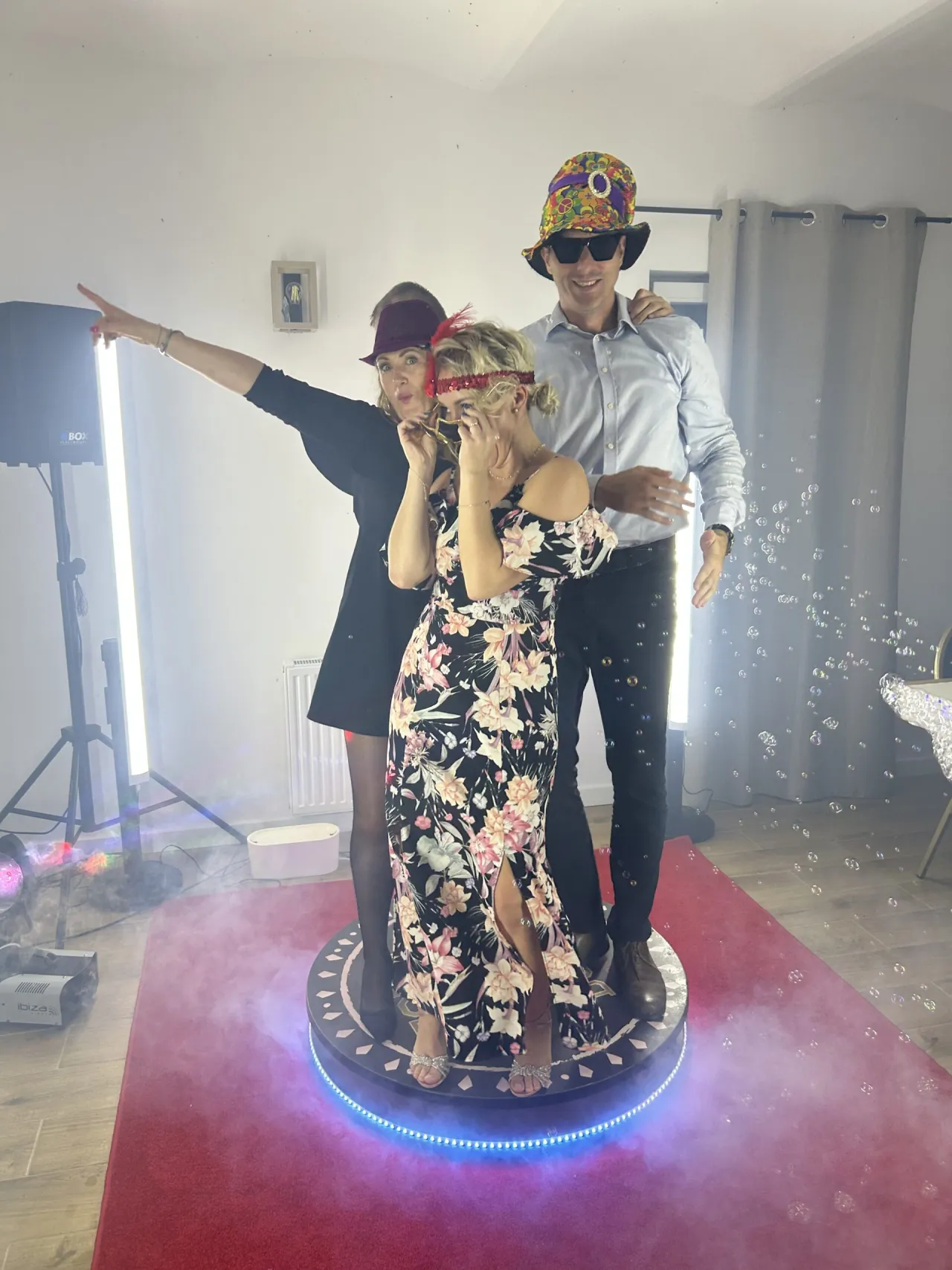 Zdjęcie Ile kosztuje fotobudka 360 na wesele? Sprawdź ceny i oferty