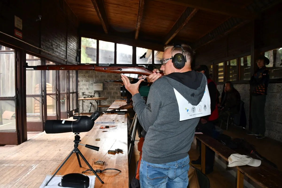 Zdjęcie Strzelnica Lizawka Poznań: Twój przewodnik - broń, ceny, rezerwacja