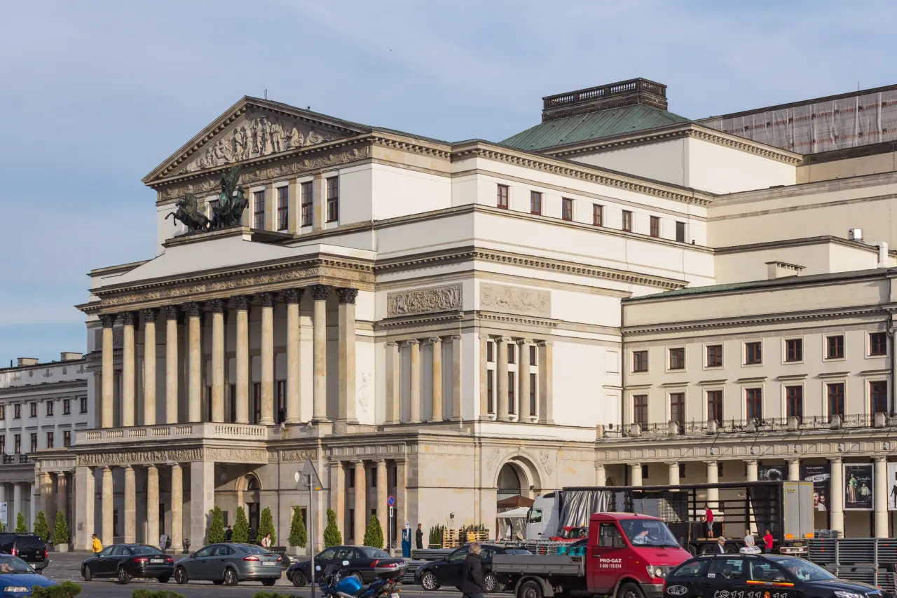 Zdjęcie Jakie programy edukacyjne proponuje teatr operowy dla młodzieży?
