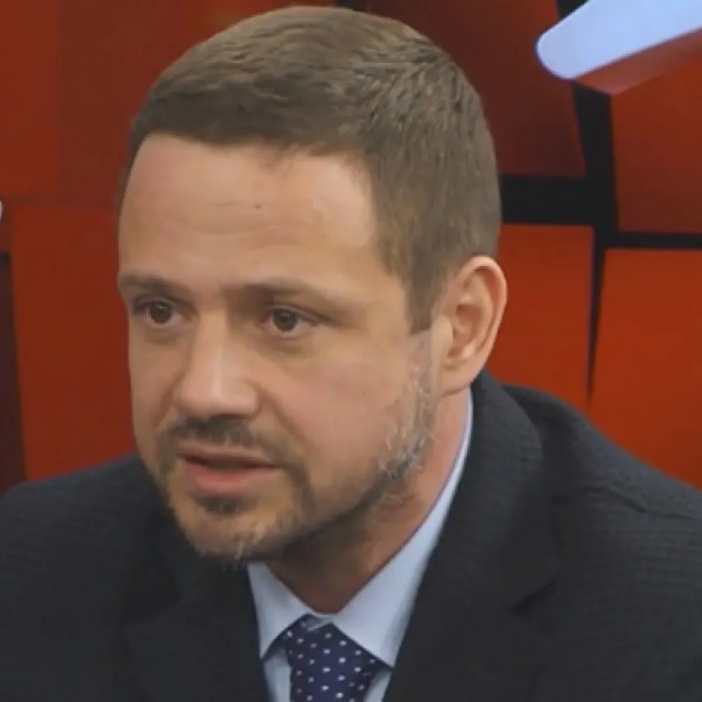 Zdjęcie W co gra Kaczyński? Analiza jego strategii w polskiej polityce