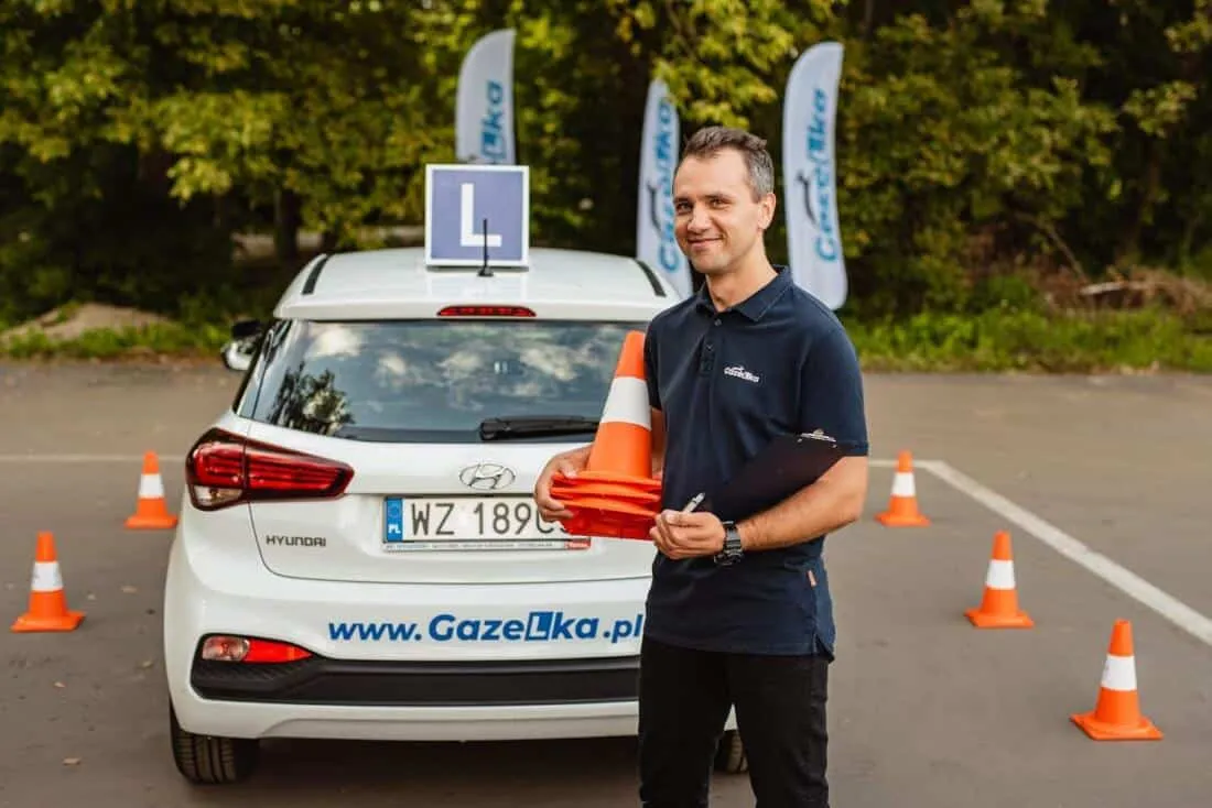 Zdjęcie Ile trwa zrobienie prawa jazdy B? Poznaj wszystkie etapy i czynniki wpływające na czas.