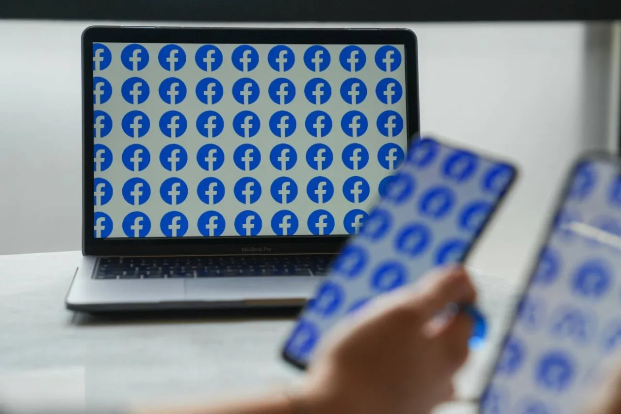 Zdjęcie Jak usunąć reklamę na Facebooku i cieszyć się bezpłatnym przeglądaniem