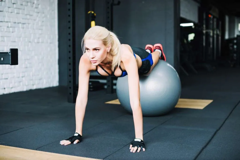 Zdjęcie Jak często trenować crossfit, aby uniknąć przetrenowania i kontuzji?