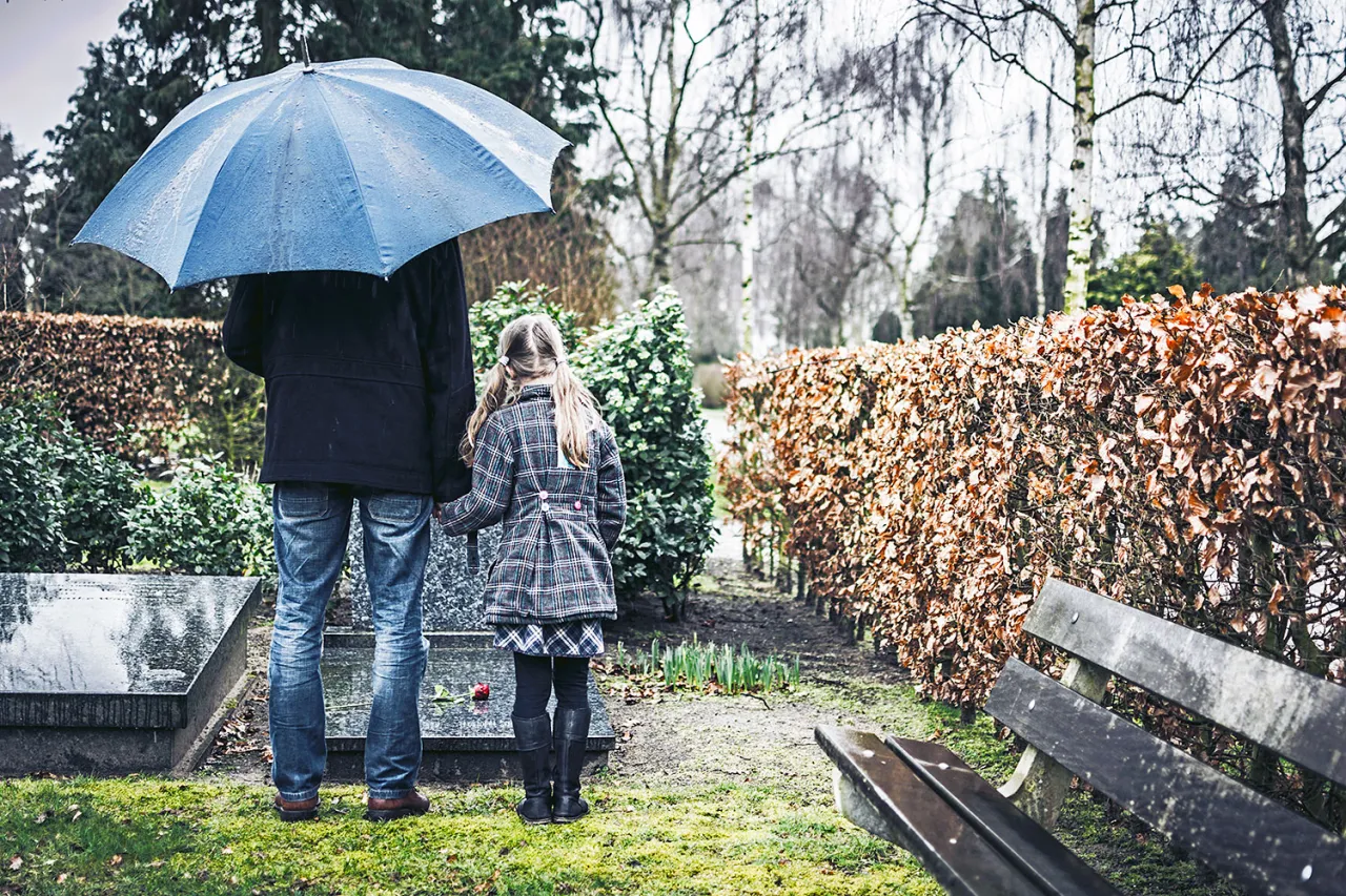 Zdjęcie Jak rozmawiać z dziećmi o śmierci? Najlepsze książki i porady dla rodziców