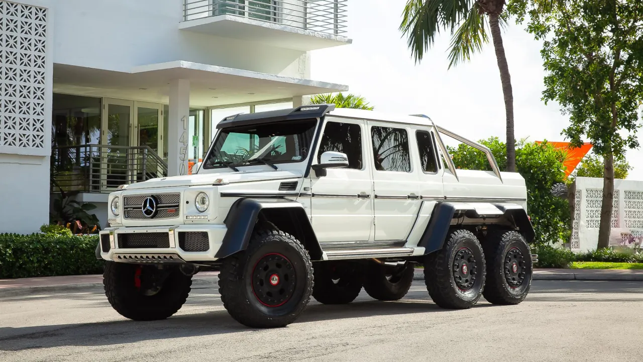 Zdjęcie Mercedes G-Class 6x6: Unikalne cechy, które musisz znać