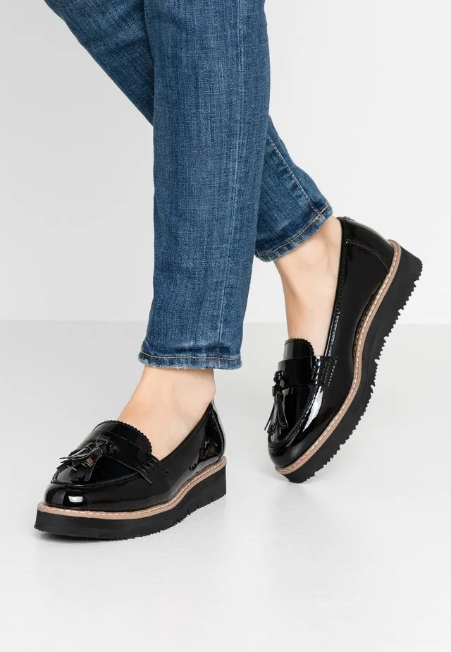 Zdjęcie Buty wide fit co to znaczy i dlaczego warto je wybrać dla wygody stopy