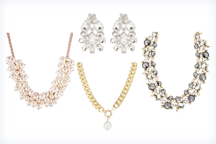 Zdjęcie Jaką biżuterię do granatowej sukienki wybrać, by zachwycić?