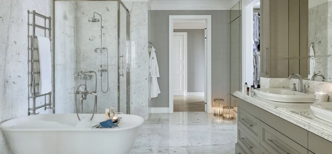 Zdjęcie Jakie meble do szarej łazienki? 7 inspirujących pomysłów