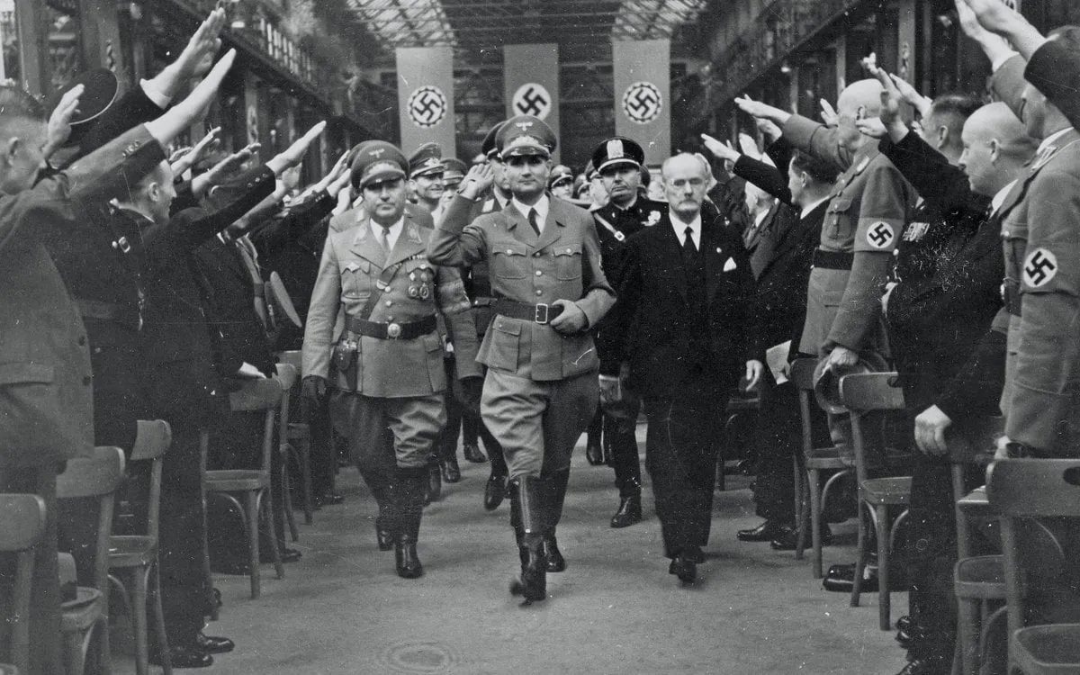 Zdjęcie Dlaczego Hitler doszedł do władzy? Kluczowe przyczyny i skutki