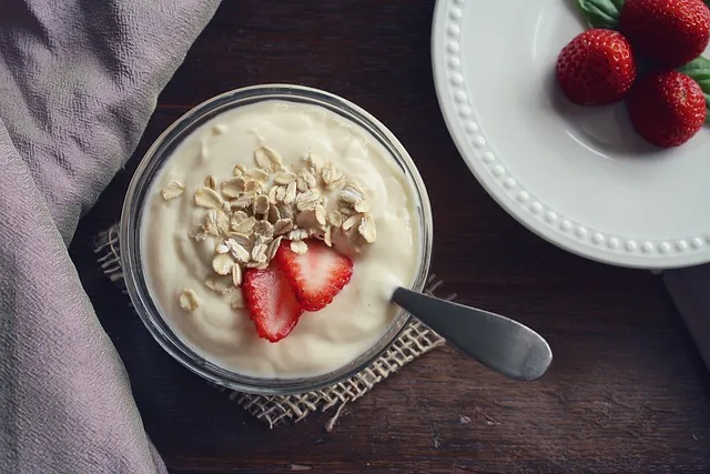 Zdjęcie Jogurt naturalny dla psa - jakie korzyści zdrowotne przynosi?