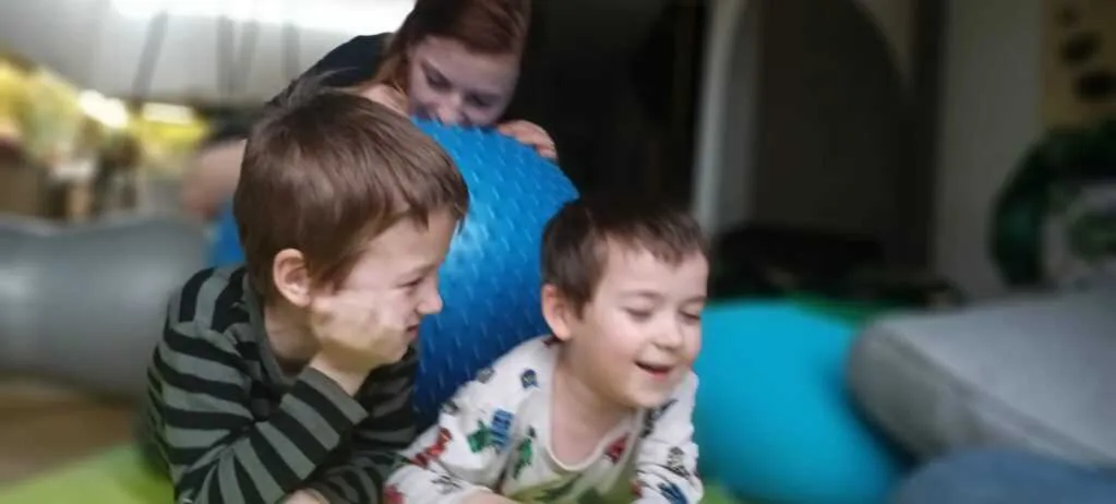 Zdjęcie Zaburzenia SI czy autyzm: jak je rozróżnić i zrozumieć ich związki