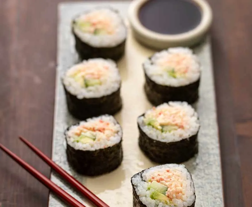 Zdjęcie Jak przygotować surimi do sushi - proste przepisy i porady