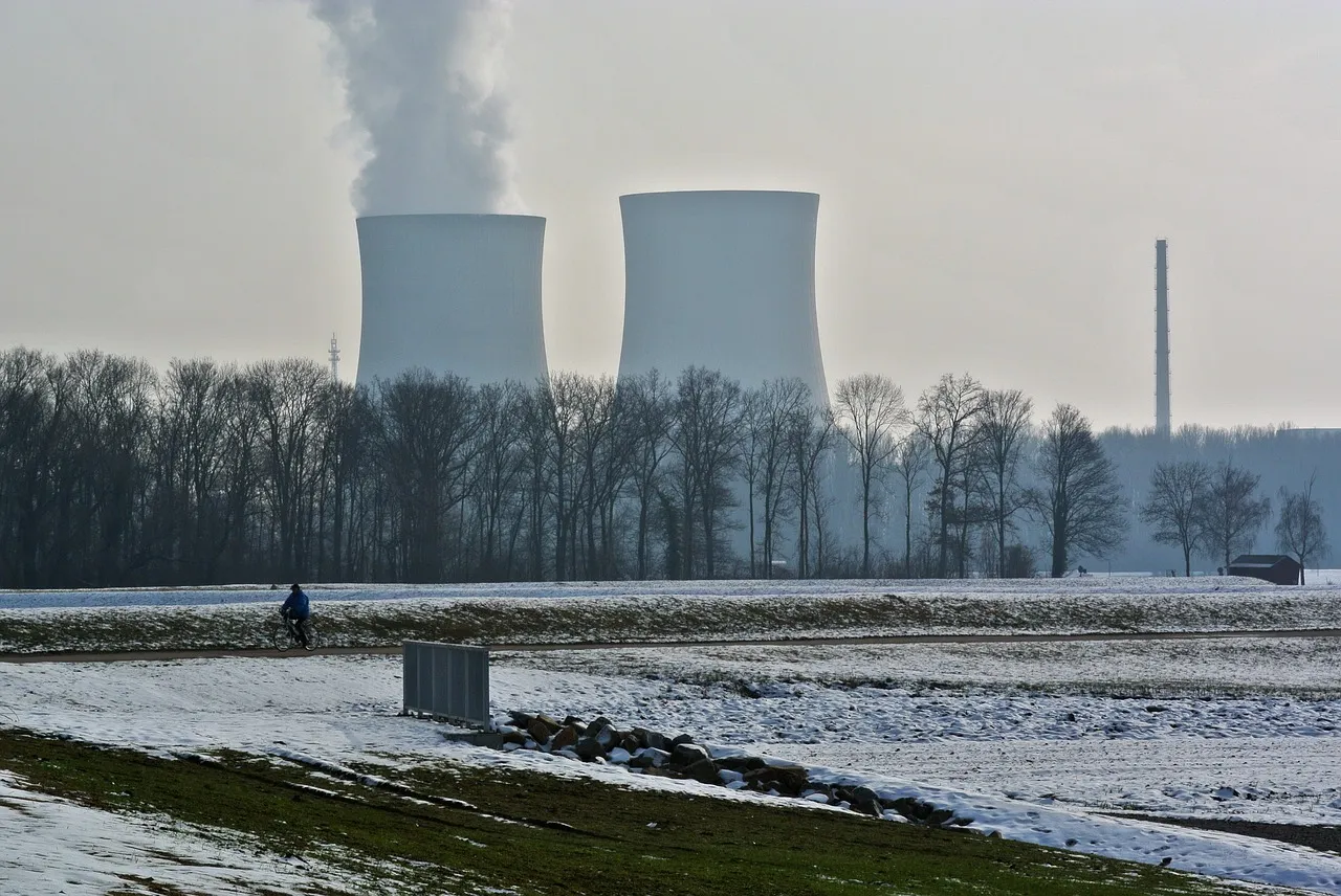 Zdjęcie Ile paliwa zużywa elektrownia atomowa i jakie ma to konsekwencje?