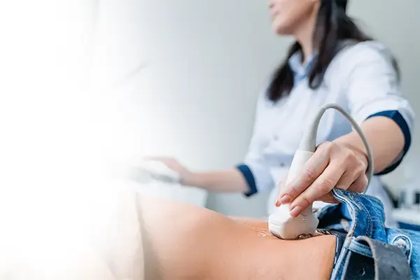 Zdjęcie Objawy ciąży pozamacicznej: 7 sygnałów, których nie ignoruj