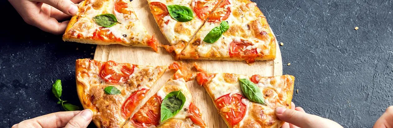 Zdjęcie Ile kcal ma pizza 32 cm? Sprawdź, co wpływa na kaloryczność