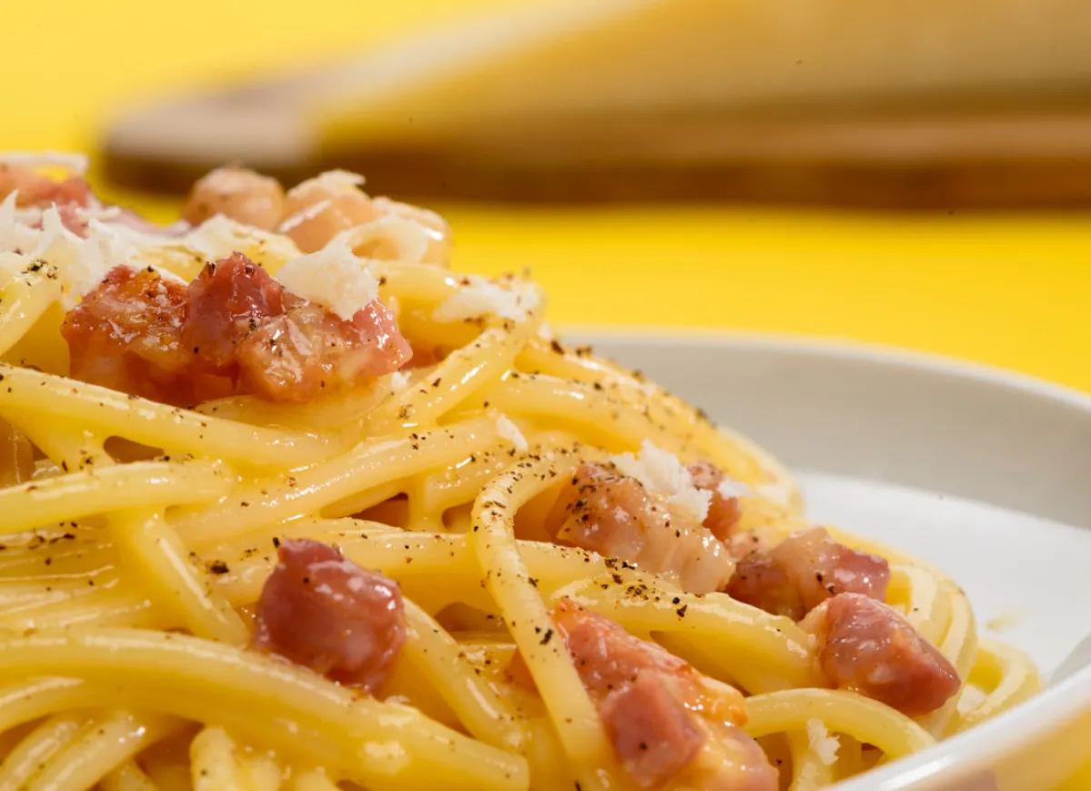 Zdjęcie Jaki ser do spaghetti carbonara? Odkryj najlepsze opcje i zamienniki