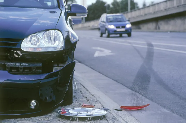 Zdjęcie Jak łatwo i bezpiecznie zdjąć zderzak w Peugeot Partner – krok po kroku