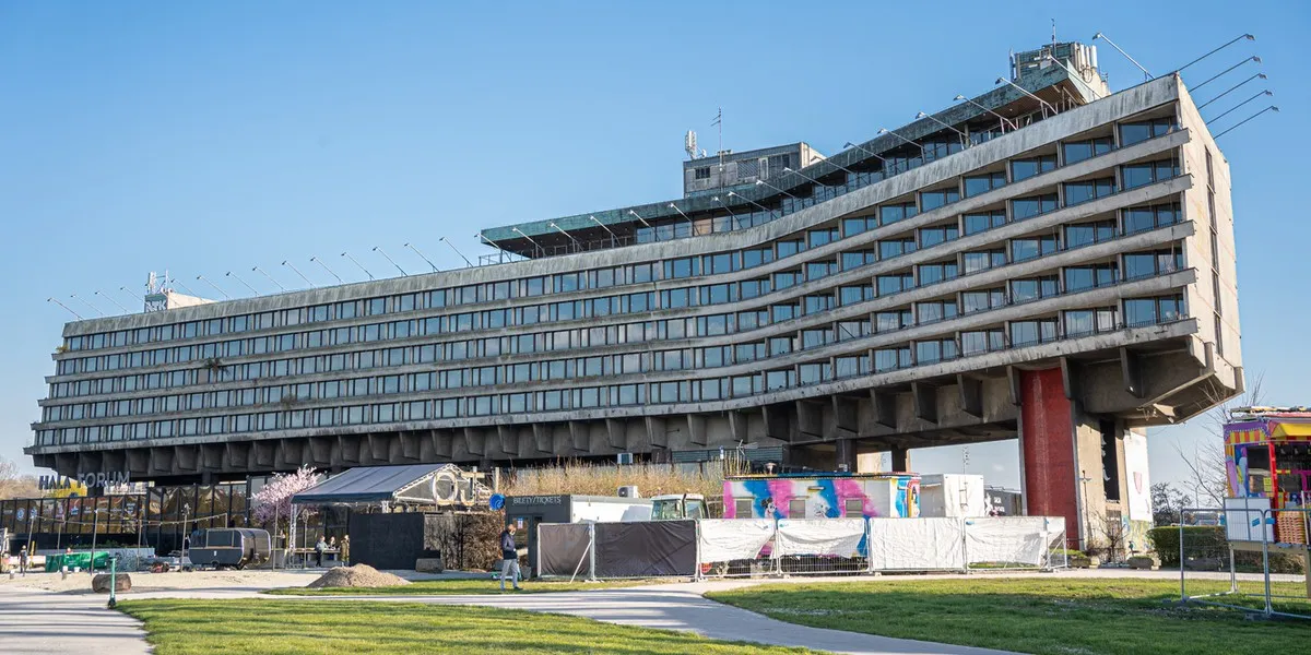 Zdjęcie Dlaczego zamknięty Hotel Forum w Krakowie? Problemy i przyszłość