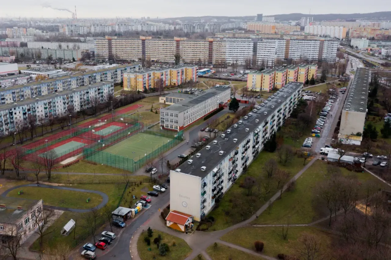 Zdjęcie Czy kupno mieszkania od dewelopera trzeba zgłosić do urzędu skarbowego? Sprawdź, co musisz wiedzieć