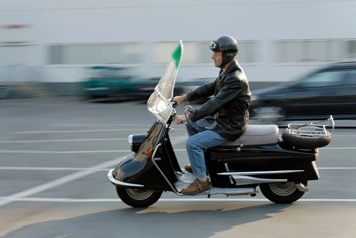Zdjęcie Czy motorower jest pojazdem silnikowym? Sprawdź, co mówi prawo