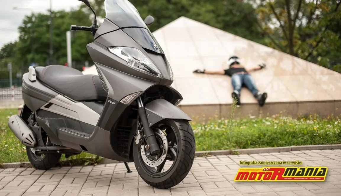 Zdjęcie Czy skuter to motorower? Poznaj definicję prawną i wymagane uprawnienia