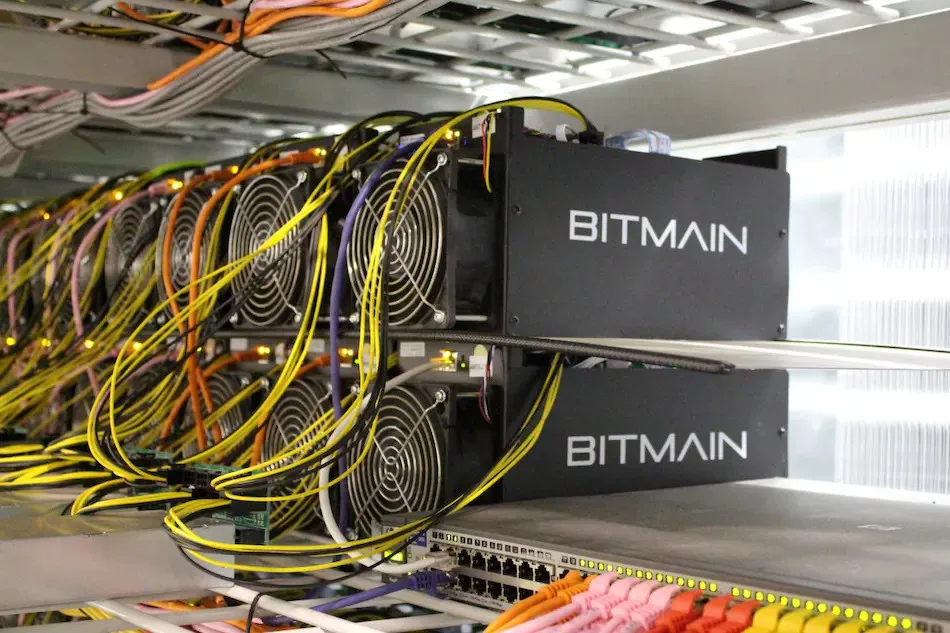 Zdjęcie Koparka kryptowaluty co to jest i jak działa? Poznaj tajniki wydobycia