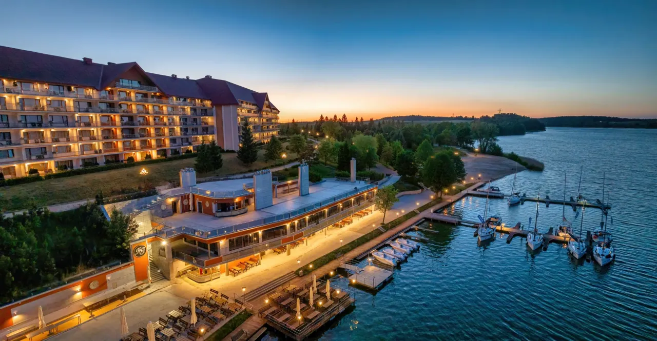Zdjęcie Hotel gołębiewski mikołajki ile gwiazdek - poznaj jakość i komfort