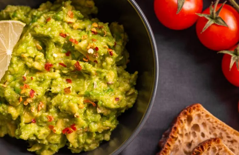 Zdjęcie Jak uratować gorzkie guacamole i przywrócić mu smak