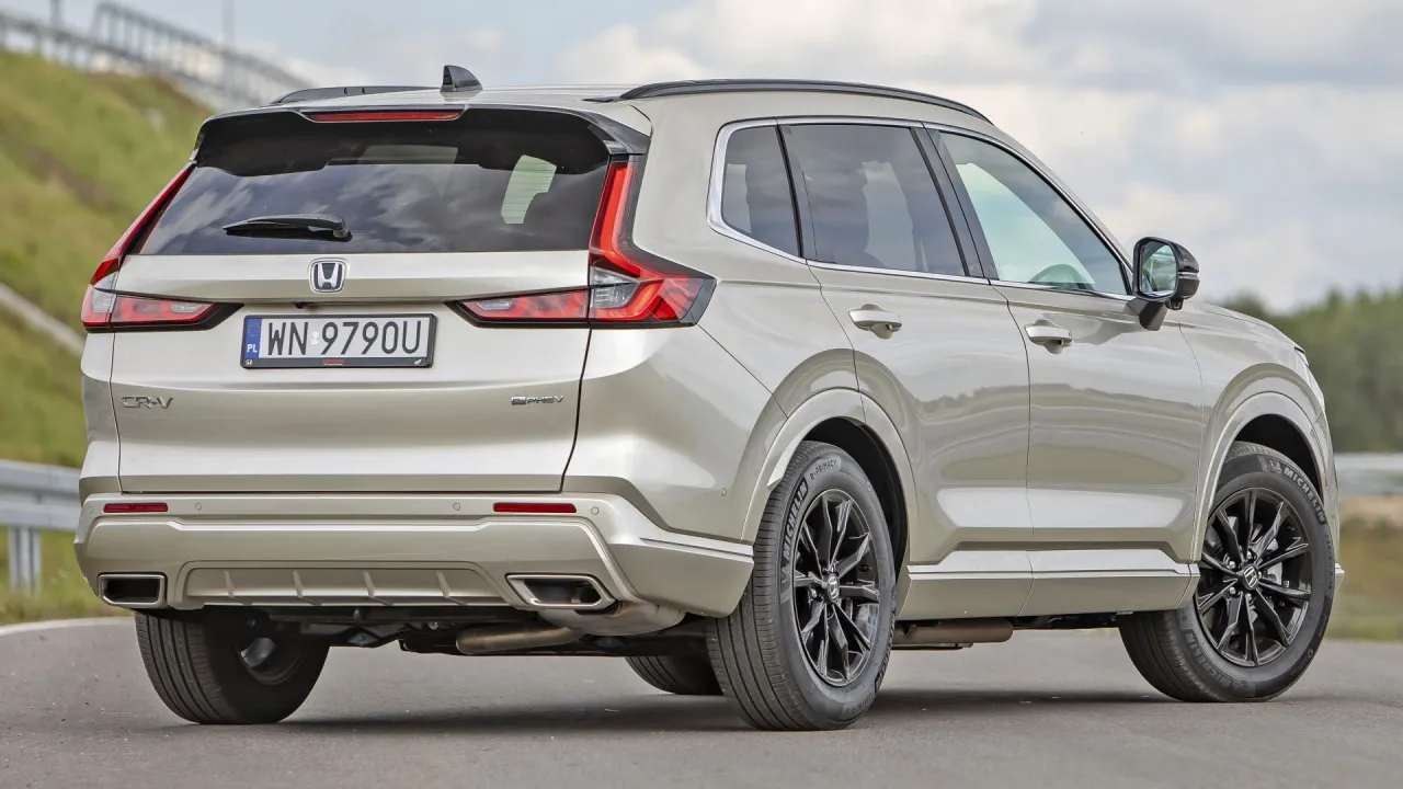 Zdjęcie Jaki silnik wybrać do Hondy CR-V: porównanie wszystkich jednostek 2024