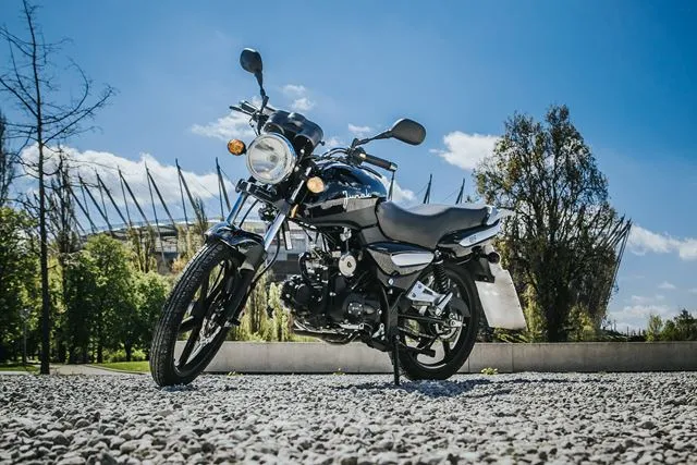 Zdjęcie Ile kosztuje prawo jazdy na motorower? Sprawdź ukryte opłaty!