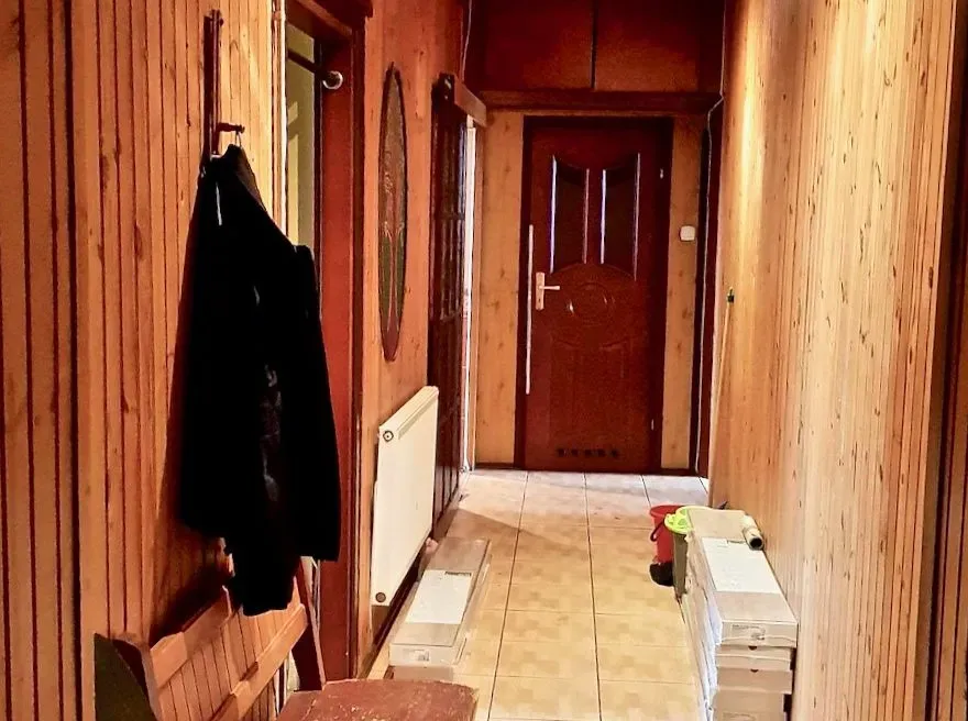 Zdjęcie Jak zerwać boazerię łatwo i bezpiecznie – krok po kroku do sukcesu