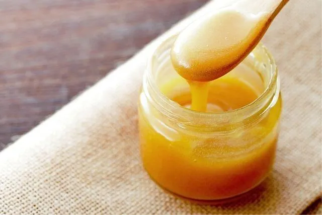 Zdjęcie Miód manuka na co pomaga? Właściwości lecznicze i zastosowanie w zdrowiu