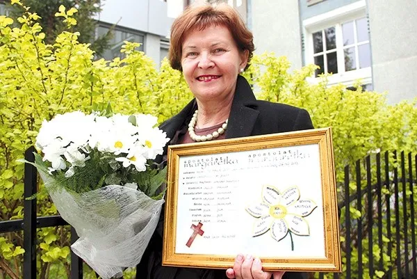 Zdjęcie Jaki kolor kwiatów dla księdza wybrać - symbolika i zasady wręczania