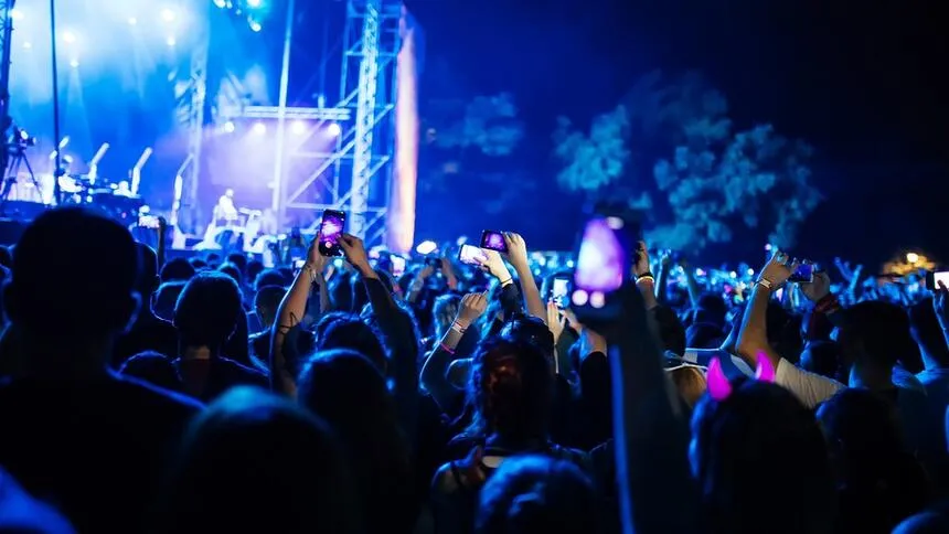 Zdjęcie Alternatywna muzyka elektroniczna: odkryj jej tajemnice i artystów