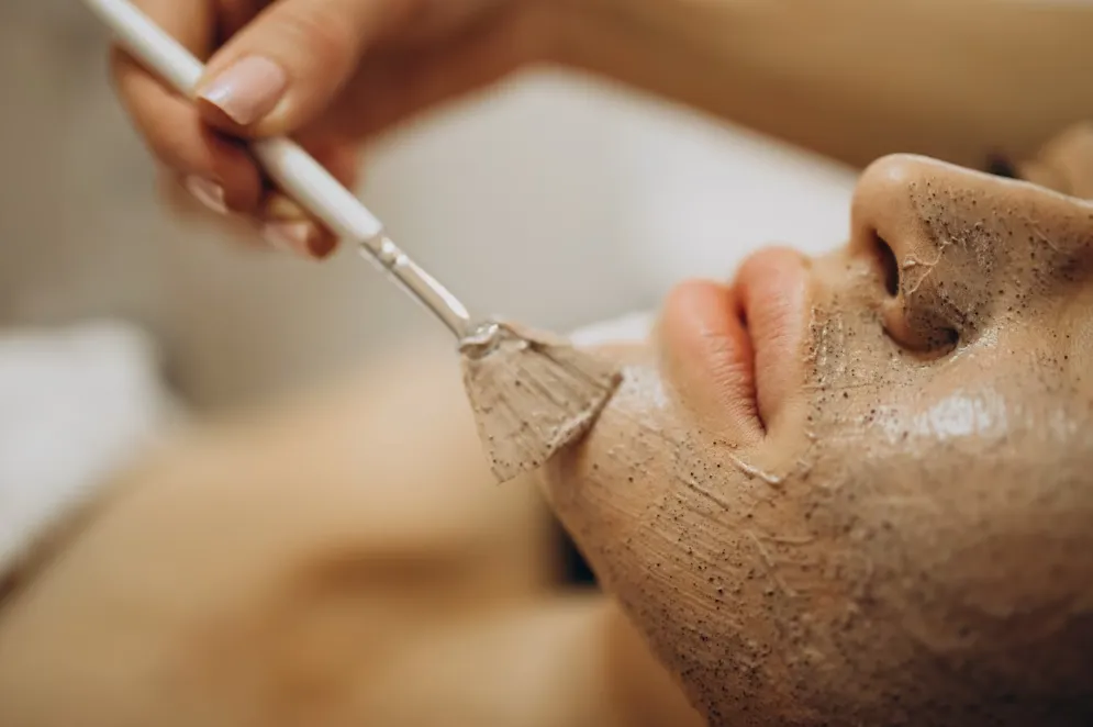 Zdjęcie Peeling przed czy po saunie: który wybór jest lepszy dla Twojej skóry?